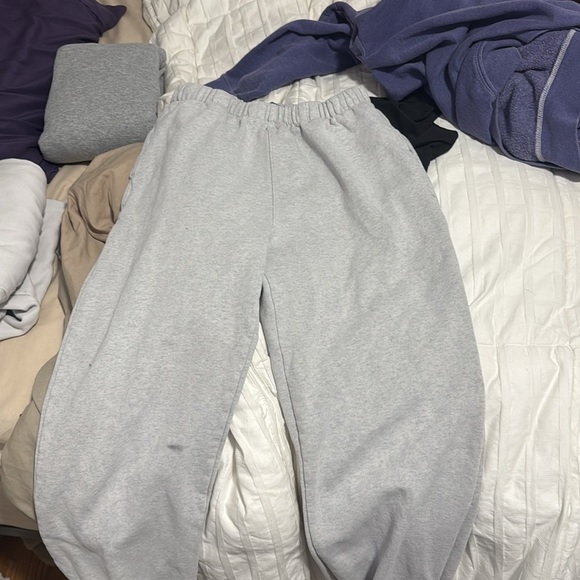 Grey sweats - Picture 2 of 3